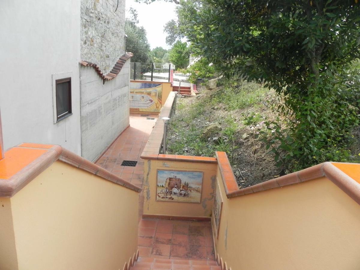 Agriturismo B&B Il Rifugio Di Nino Contursi Luaran gambar