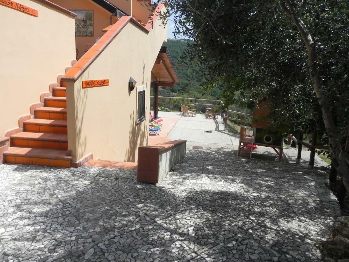 Agriturismo B&B Il Rifugio Di Nino Contursi Luaran gambar